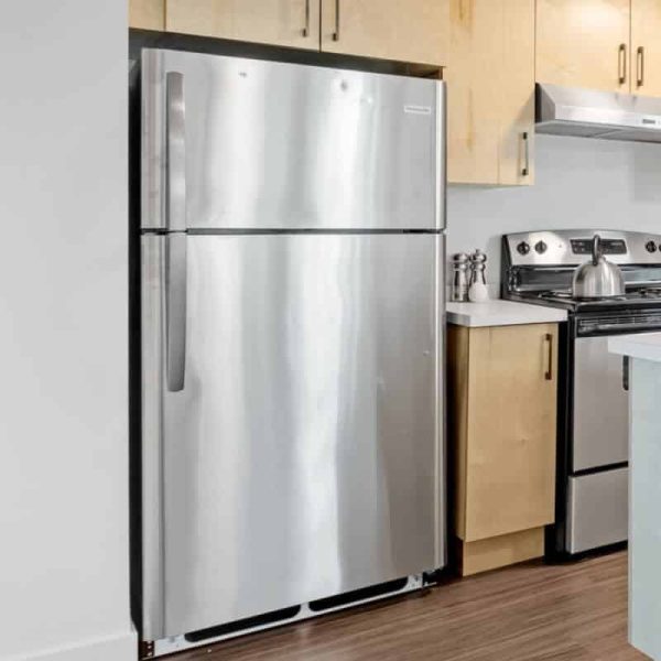 36" Side-by-Side Refrigerator and Freezer with 25 Cubic Ft. Total Capacity, Black - Afbeelding 2